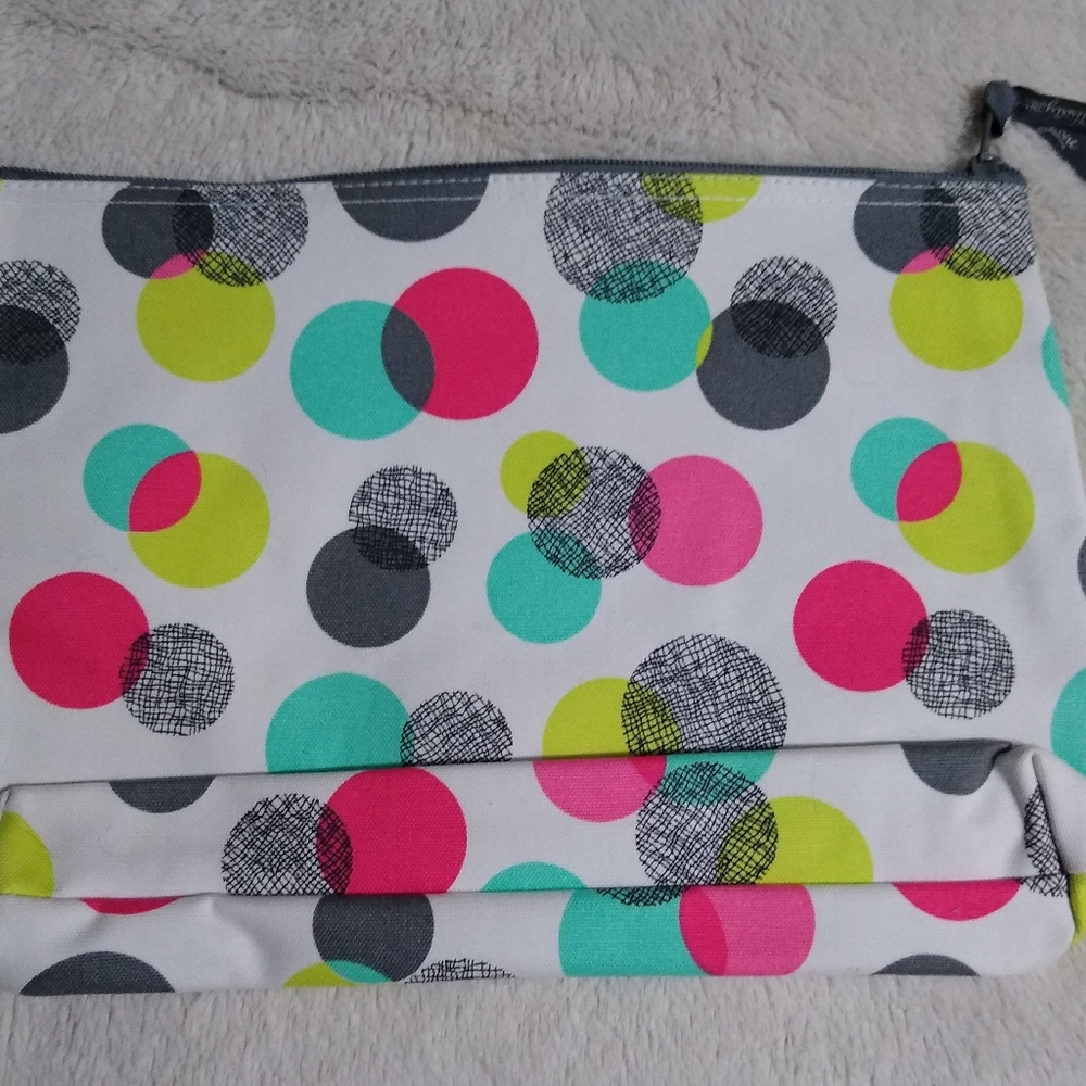 Thirty-One large zipper pouch